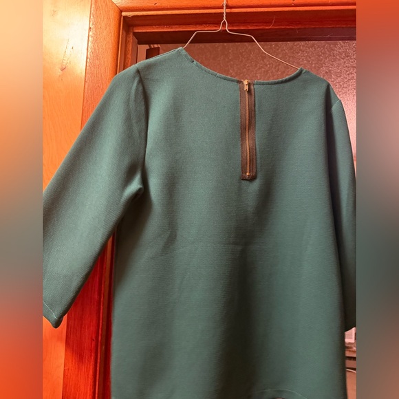 Excellent Condition Everly Women’s Small Green Blouse - Picture 2 of 3